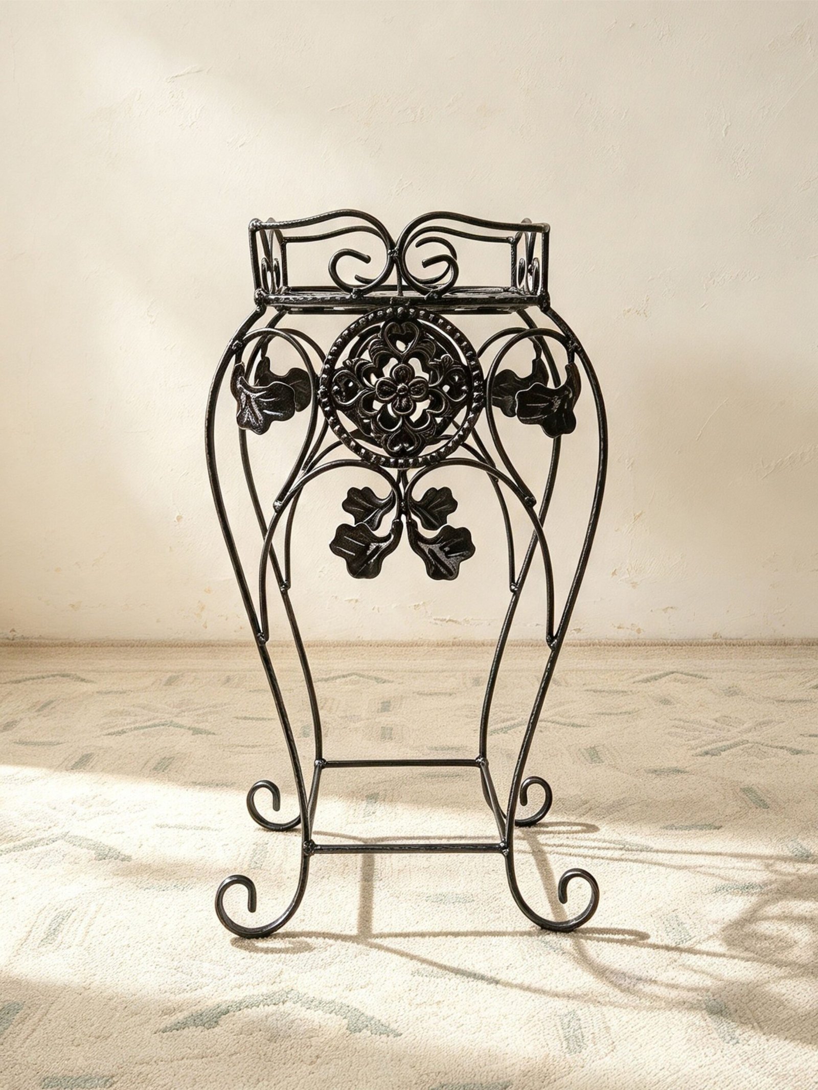 Suporte para Vasos em Ferro Trabalhado - Estilo Art Nouveau
